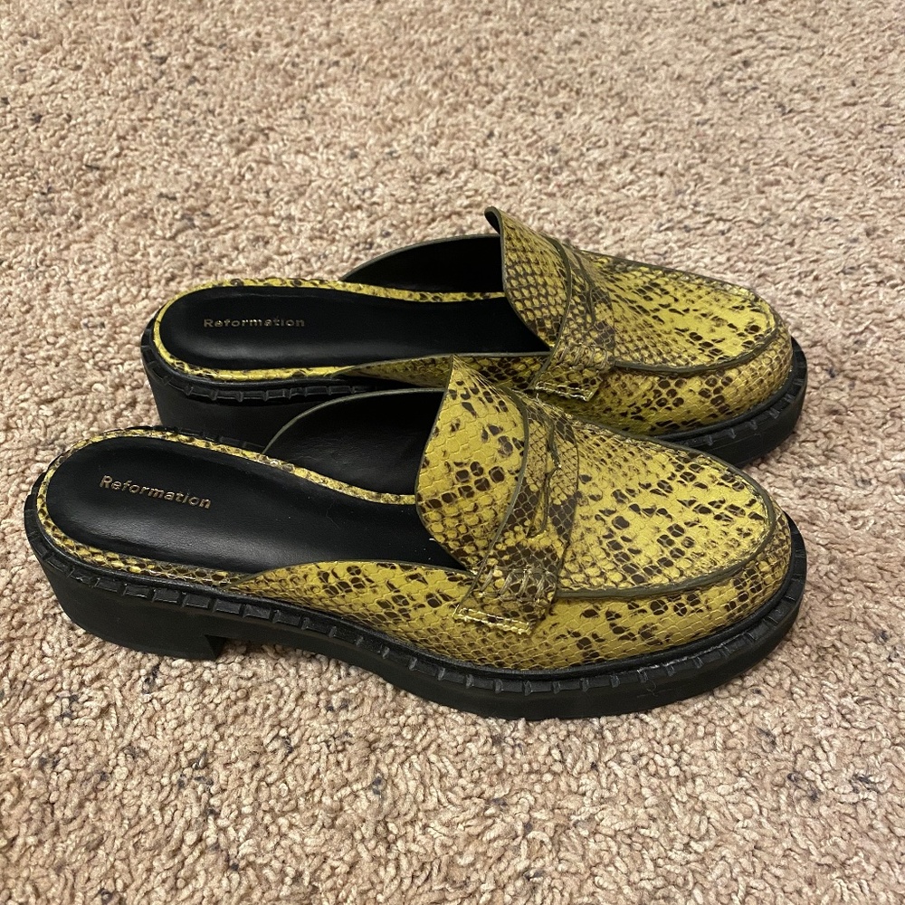 Reformation Agathea Chunky Loafer~Size 8.5 Lime Snake Emboss~NWOB